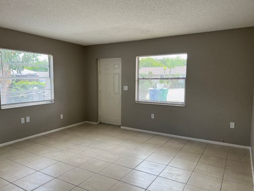 6024 1st St E, Unit A, Bradenton, FL 34203