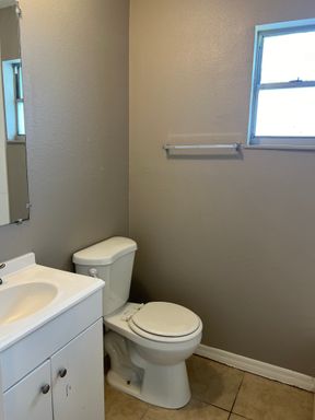 6024 1st St E, Unit A, Bradenton, FL 34203