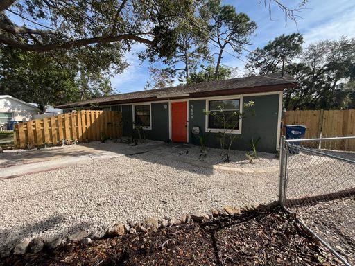 5609 20th St W, Bradenton, FL 34207