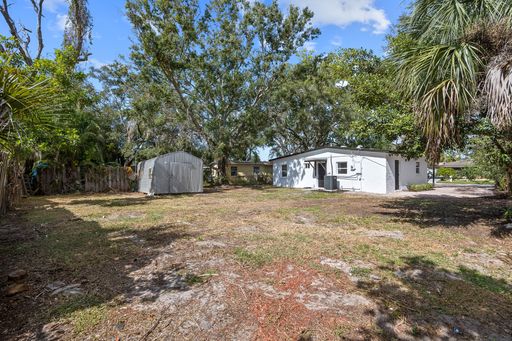 818 28th St Cir E, Bradenton, FL 34208