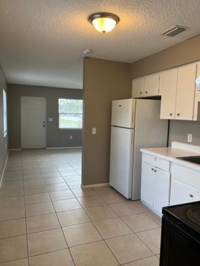 6024 1st St E, Unit A, Bradenton, FL 34203
