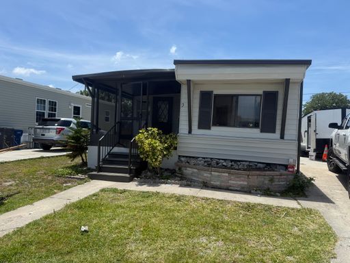 512 51st Ave Dr W, Bradenton, FL 34207