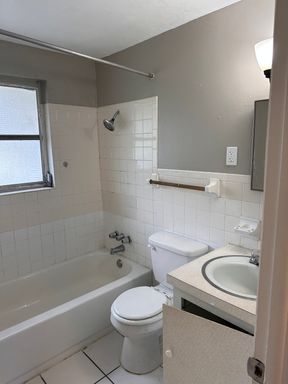 1207 11th Ave W, Unit A, Palmetto, FL 34221