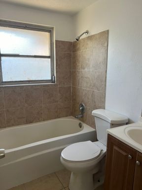 1208 12th Ave W, Unit B, Palmetto, FL 34221