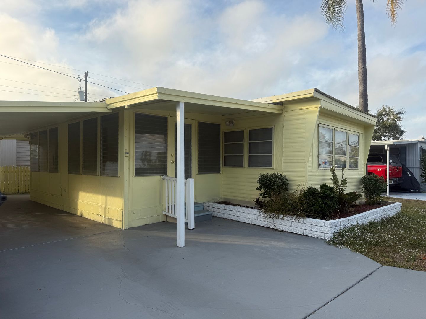 Bradenton House: 4116 7th St. E