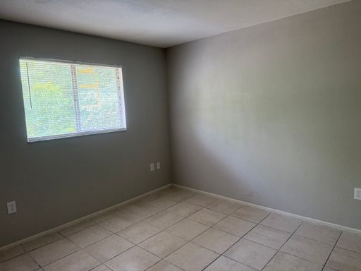 931 33rd Ave W, Bradenton, FL 34205