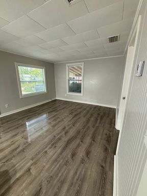 3701 16th St W, Bradenton, FL 34205