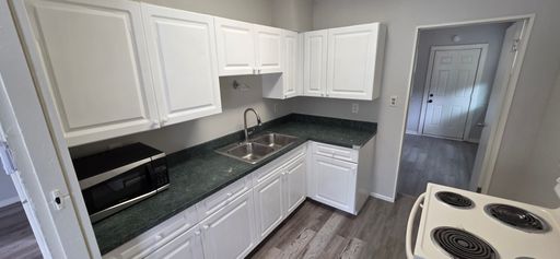 2425 Dixie Ave, Sarasota, FL 34234