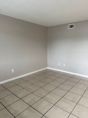 1200 70th St. N, Unit 10, St. Petersburg, FL 33710
