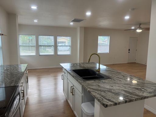 2021 3rd Ave E , Bradenton, FL 34208