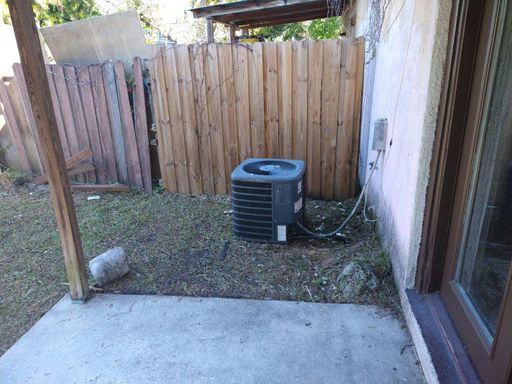 713 66th Ave W, Bradenton, FL 34207