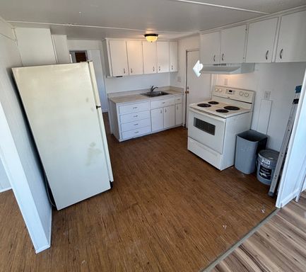 710 51st Ave Dr W, Bradenton, FL 34207