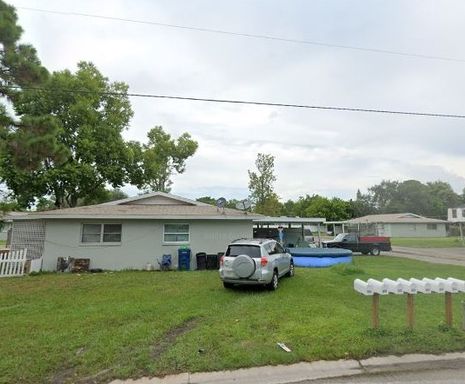 807 B 66th Ave W, Bradenton 34207
