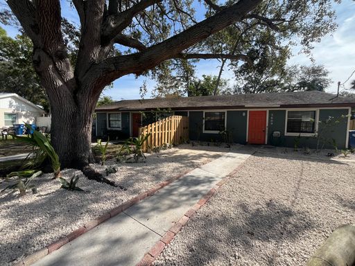 5609 20th St W, Bradenton, FL 34207