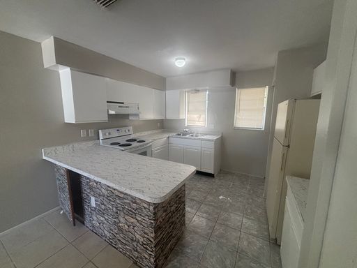 929 33rd Ave W, Bradenton, FL 34205