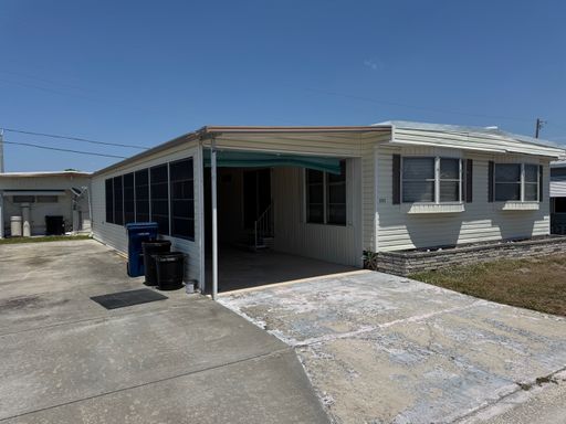 Spacious 2 Bedroom Mobile Home for Rent in Fairlane Acres – Bradenton, FL – photo 1
