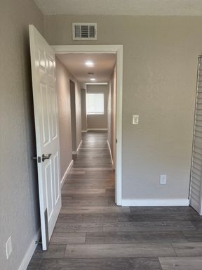 1200 70th St. N - 8, St. Petersburg, FL 33710