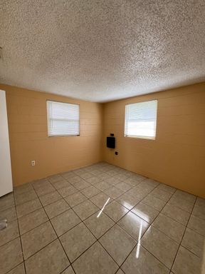 3007 14th St E, Bradenton 34208