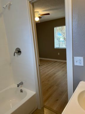 6024 1st St E, Unit A, Bradenton, FL 34203