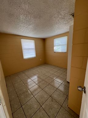 3007 14th St E, Bradenton 34208