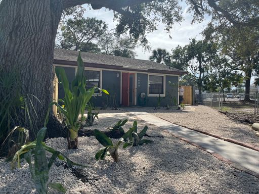 5609 20th St W, Bradenton, FL 34207