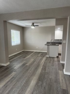 1200 70th St. N - 8, St. Petersburg, FL 33710