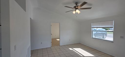 2214 30th Ave W, Bradenton, FL 34205