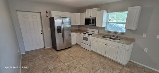 1218 7th St W, Bradenton, FL 34205