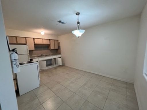 5831 13th St Ct E, Unit A, Bradenton, FL 34203