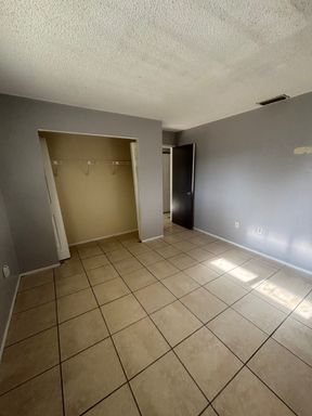 929 33rd Ave W, Bradenton, FL 34205
