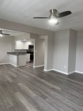 1200 70th St. N - 8, St. Petersburg, FL 33710