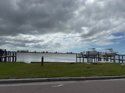 717 84th ST NW, Bradenton, FL 34209