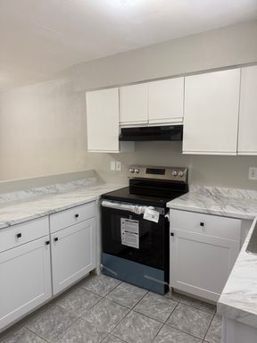 931 33rd Ave W, Bradenton, FL 34205