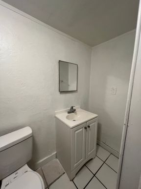 2745 9th St E, Unit B, Bradenton, FL 34208