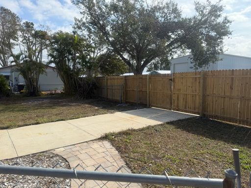 432 51st St W, Palmetto, FL 34221