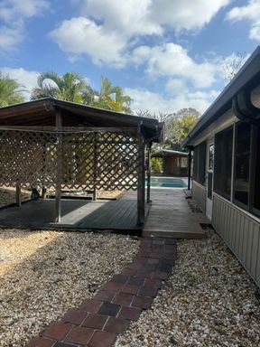 432 51st St W, Palmetto, FL 34221