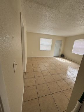 6024 1st St E, Unit B, Bradenton, FL 34203