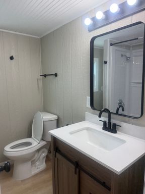 512 51st Ave Dr W, Bradenton, FL 34207