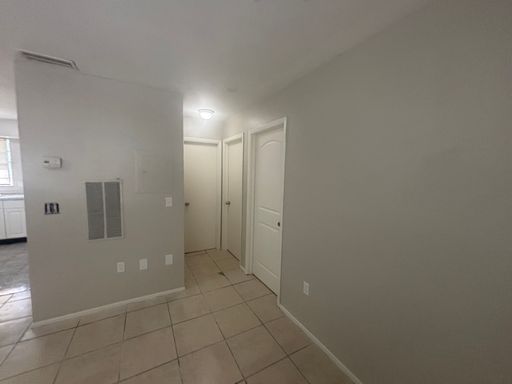 929 33rd Ave W, Bradenton, FL 34205