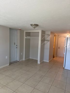 5831 13th St Ct E, Unit C, Bradenton, FL 34203