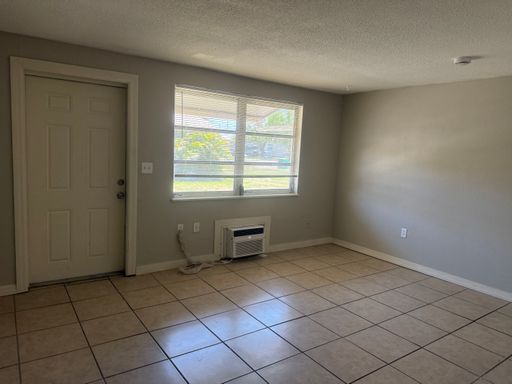 1208 12th Ave W, Unit B, Palmetto, FL 34221