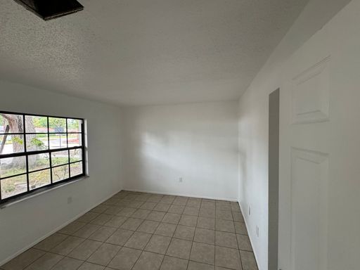 5609 20th St W, Bradenton, FL 34207