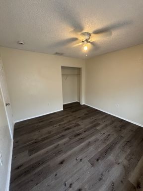 6024 1st St E, Unit B, Bradenton, FL 34203