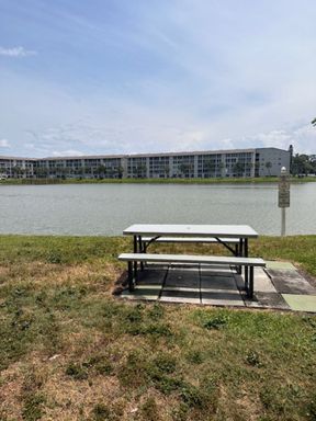 3777 Lake Bayshore Dr., H401, Bradenton, FL 34205