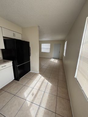 6024 1st St E, Unit B, Bradenton, FL 34203