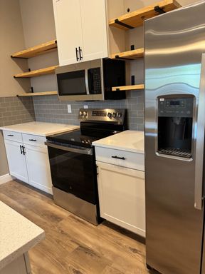 923 Hagle Park Rd, Bradenton, FL 34212