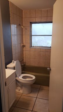 512 27th Ave W, Bradenton, FL 34205