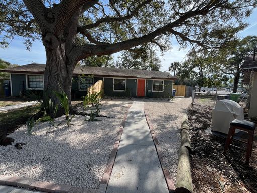 5609 20th St W, Bradenton, FL 34207