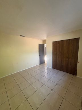 929 33rd Ave W, Bradenton, FL 34205