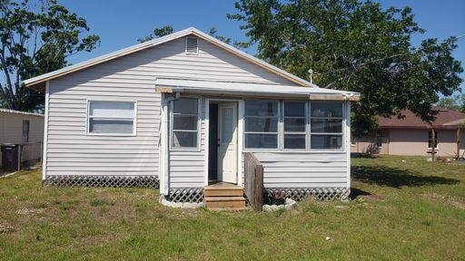 1229 11th Ave W, Palmetto, FL 34221